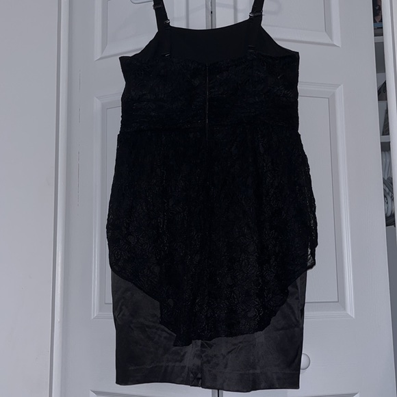 BLACK SATIN AND LACE PEPLUM DRESS - Picture 4 of 4